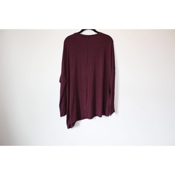 ✨2/$20 Athleta Cloudlight Asymmetrical Top Women's Small Auberge Maroon H13878 - Picture 8 of 9